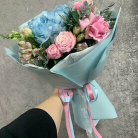 Писташ, Альстромерия, Гортензия, Роза французская, Роза кустовая, Маттиола, Стифа, Оформление
