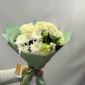 Гортензия, Хризантема, Роза мондиал, Гвоздика, Альстромерия, Пленка