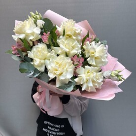 Воздушный букет с французскими розами
