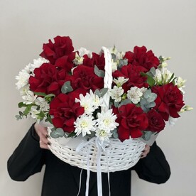 Премиальная корзина с французскими розами