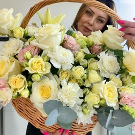 Корзина с цветами