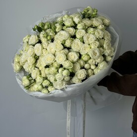 Большой букет из белых пионовидных роз 31шт