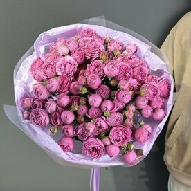Букет из кустовых роз Мисти Баблз 19шт лиловый девушке