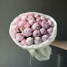 Букет из 25 нежно-розовых пионов