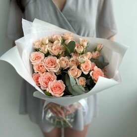 9 персиковых кустовых роз (Букет №40)