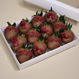 Набор клубники в шоколаде Raspberry Punch