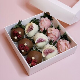 Набор клубники в шоколаде Cherry Blossom