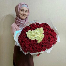 Сердечный букет из 101 розы