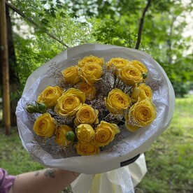Моно желтых пионовидных роз