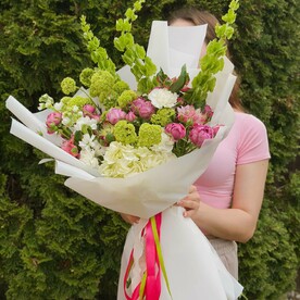 Диантус, Роза кустовая, Альстромерия, Молюцелла, Вибурнум, Экзохорда, Гортензия, Упаковка, Аквабокс, Открытка, Транспортировочная коробка