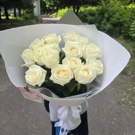 Букет из 15 белых роз