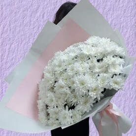 Букет из 13 кустовых хризантем