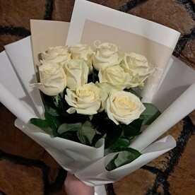 Букет из 9 шт белых  роз Аваланш