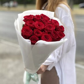 Букет из 15 роз ред наоми