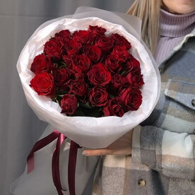 Букет из 23 красных розы (Кения 40см)