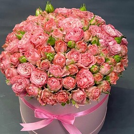 Роза мадам бомбастик, Флористическая губка, Шляпная коробка