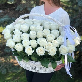 Роза белая, Флористическая губка, Корзина
