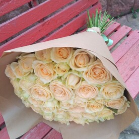 Роза аваланч пич, Бархатная коробка