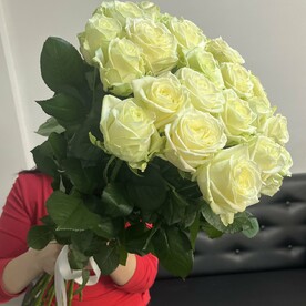 25 белых роз 70 см 😍