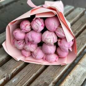 Букет из пионов