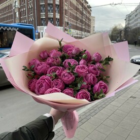 Букет из кустовых роз