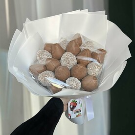 Букет из клубники в шоколаде «Белая ночь»