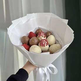 Букет клубники в шоколаде «Невеста»