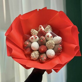 Букет из клубники в шоколаде «Клубничное сердце»