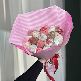 Букет клубники в шоколаде 19 шт