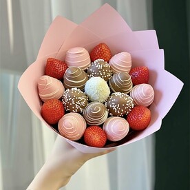 Букет клубники в шоколаде 19 шт