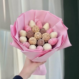 Букет из клубники в шоколаде 19 шт