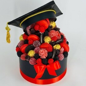 Сладкий букет на 1 сентября с шапкой магистра, бакалавра . Подарок на выпускной. Букет из мармелада