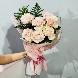 Роза французская шт, Папоротник шт, Дизайнерская упаковка шт