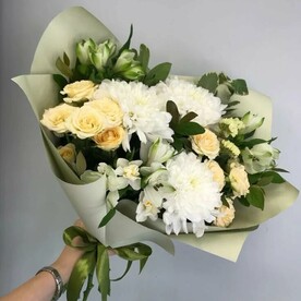 Хризантема, Роза кустовая, Альстромерия, Дизайнерская упаковка