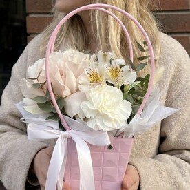 Лагурус, Эвкалипт, Роза французская, Альстромерия, Диантус