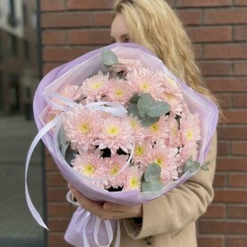 МОНО букет из нежной хризантемы и эвкалипта🌸
