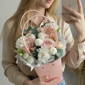 Роза кустовая, Альстромерия, Хризантема, Диантус, Эвкалипт