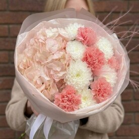 Букет из гортензий, диантусов и хризантемы🌸