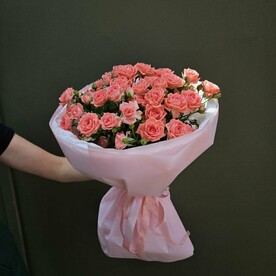 7 кустовых коралловых роз