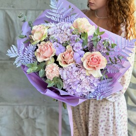 Роза французская, Эвкалипт, Папоротник, Хлопок, Фисташка, Маттиола, Гортензия, Диантус, Пленка корейская