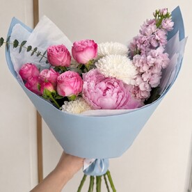 Маттиола, Хризантема, Пион, Роза кустовая, Упаковка
