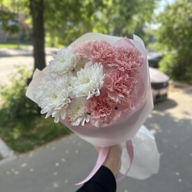 Нежный букет с диантусами