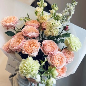 Микс с кустовыми розами Джульетта