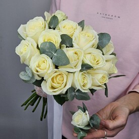 Букет невесты из белых роз