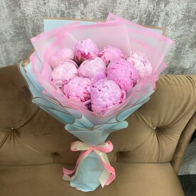 Букет из 9 пионов Сара Бернар