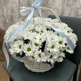 Корзина с хризантемами