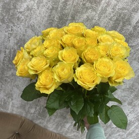Букет из 25 желтых роз