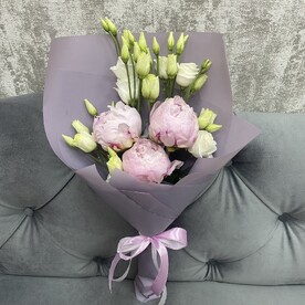 Микс из пионов и Эустомы