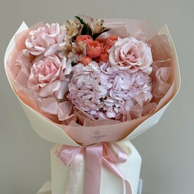 Букет с гортензией 🤍🌸