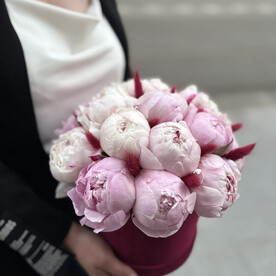 Пион шт, Лагурус шт, Шляпная коробка шт